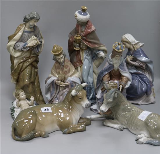 A Lladro nativity scene Jesus, Joseph, Mary, Three Wise Kings and a
