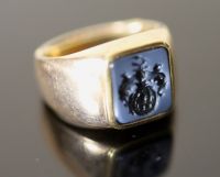 An early 20th century Austro-Hungarian? gold and blue sardonyx set signet ring,                                                        