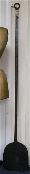 An 18th century long handled iron bread peel                                                                                           