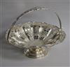 An Edwardian pierced silver fruit basket, J. Sherwood & Sons, Birmingham, 1903, 12.5 oz.                                               