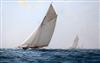 § Montague Dawson (1890-1973) Racing yachts at sea 16.5 x 26.25in.