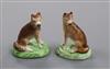 A pair of Derby figures of foxes, c.1810-30, H. 7cm                                                                                    