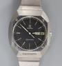 A gentleman's stainless steel Omega Seamaster day/date quartz wrist watch, with Omega box, no papers.                                                                                                                       