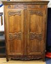 An armoire W.130cm                                                                                                                     