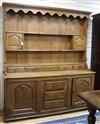 An oak dresser W.185cm                                                                                                                 