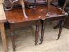 A Victorian mahogany extending dining table and two spare leaves W.120cm unextended                                                    