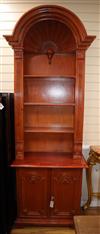 A pair of cupboards W.90cm                                                                                                             