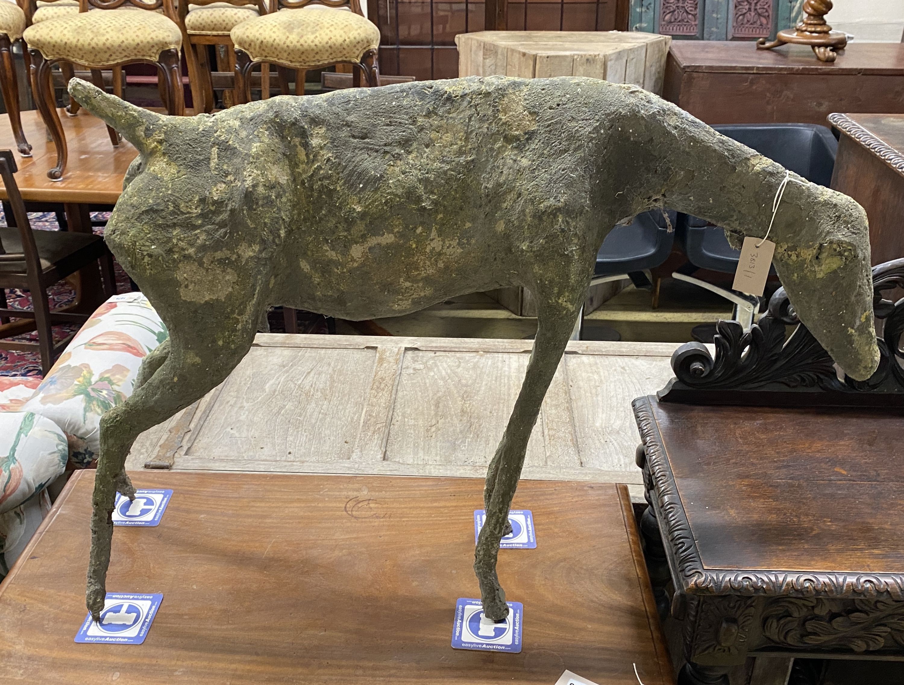 A composition model of a standing dog, width 100cm, height 73cm