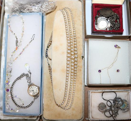 Mixed jewellery including 9ct gem set pendant and earrings and a quantity of costume jewellery. Mixed jewellery including 9ct gem set pendant and earrings and a quantity of costume jewellery.