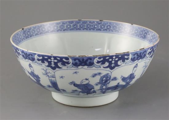 A Chinese blue and white petal lobed bowl, Kangxi period, Diam.23.5cm, glaze losses to rim A Chinese blue and white petal lobed bowl, Kangxi period, Diam.23.5cm, glaze losses to rim