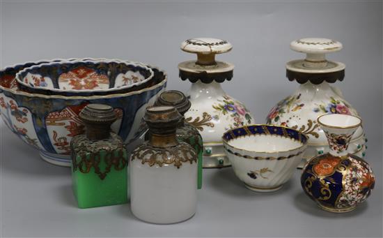 A pair of scent bottles, Imari bowls etc. tallest 13cm A pair of scent bottles, Imari bowls etc. tallest 13cm