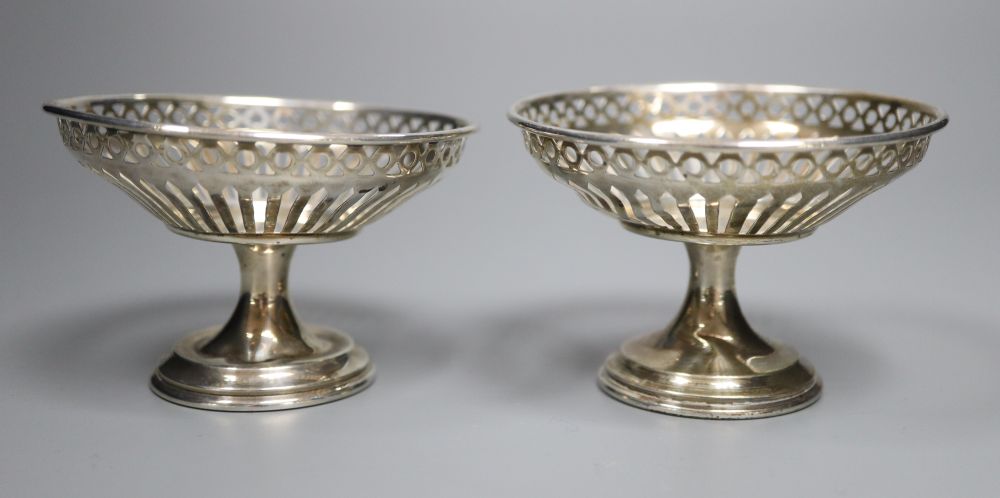 A pair of George V pierced silver bon bon stands, Birmingham, 1910, 56mm, 59 grams.