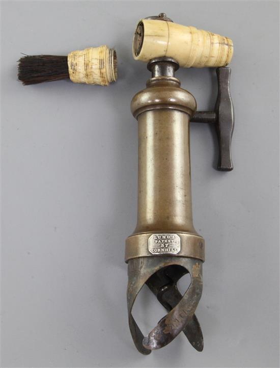 A Lunds Patent double helix ratchet corkscrew, 19th century, 18cm, closed A Lunds Patent double helix ratchet corkscrew, 19th century, 18cm, closed