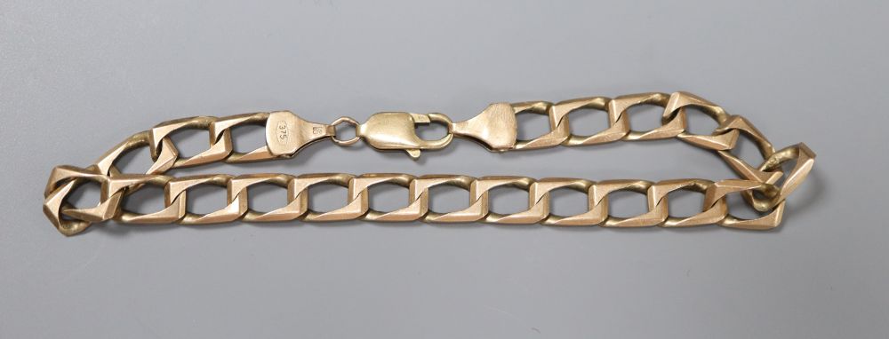 An Italian 375 rectangular-link bracelet with trigger clasp, 24cm, 18g.