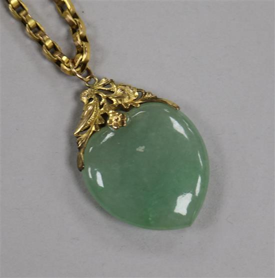 A Yellow Metal Mounted Heart Shaped Jade Pendant On 9ct Gold Chain 39mm 040618 Lot 620 Gorringe S - Heart Shaped Jade Pendant A Yellow Metal Mounted Heart Shaped Jade Pendant On 9ct Gold Chain 39mm 040618 Lot 620 Gorringe S - Heart Shaped Jade Pendant