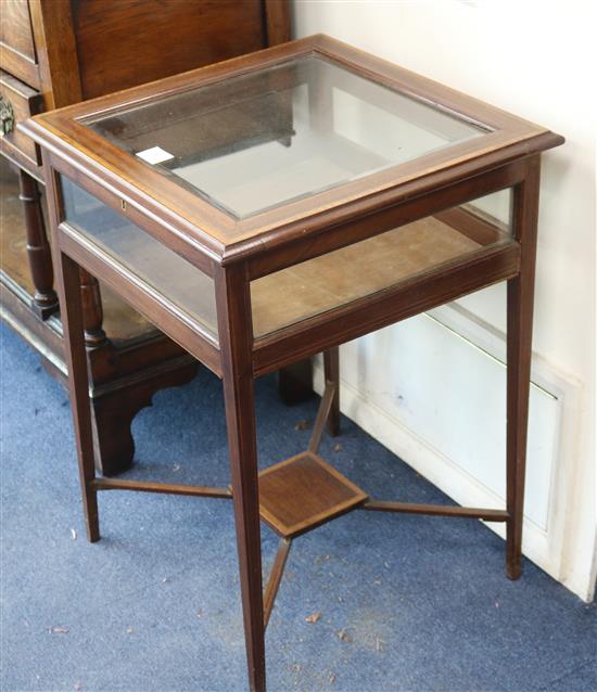 An Edwardian satin banded mahogany bijouterie table W.51cm An Edwardian satin banded mahogany bijouterie table W.51cm