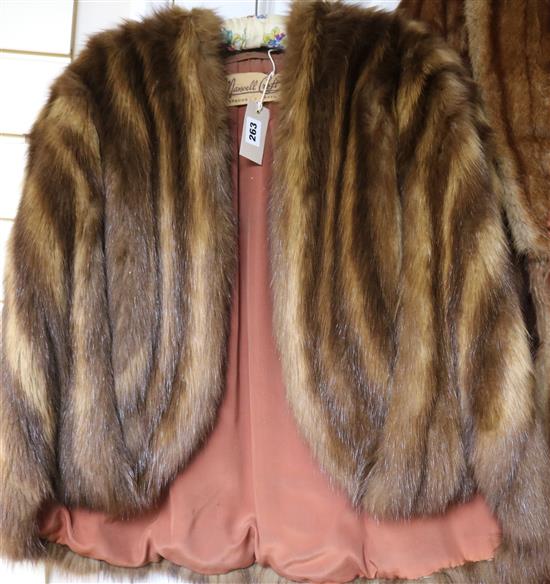 A fox fur cape Sale 131117 - Lot 263 - - Gorringe's