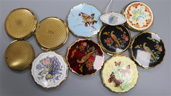Ten vintage powder compacts by Stratton, three decorated with pheasants, Ten vintage powder compacts by Stratton, three decorated with pheasants,