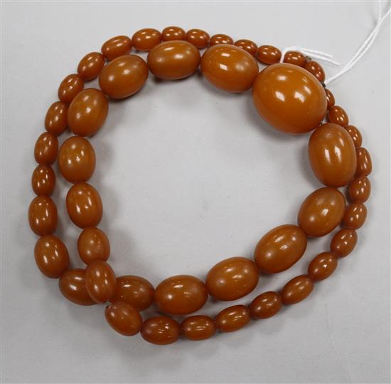 A single strand re-constituted? amber necklace. A single strand re-constituted? amber necklace.
