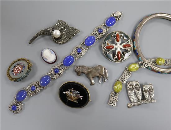 A Chinese white metal and enamel bangle by Wang Hing, a Scottish hardstone brooch, micro mosaic brooch (a.f.) etc. A Chinese white metal and enamel bangle by Wang Hing, a Scottish hardstone brooch, micro mosaic brooch (a.f.) etc.