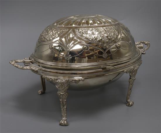 A silver plated breakfast tureen height 23cm A silver plated breakfast tureen height 23cm