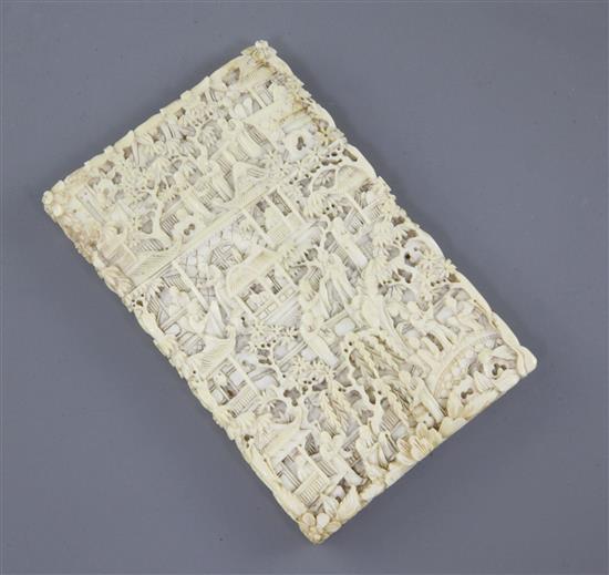 A Chinese export ivory card case, 19th century, 11.5cm, small repair A Chinese export ivory card case, 19th century, 11.5cm, small repair