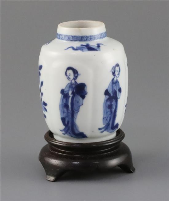 A Chinese blue and white small jar, Kangxi period, H.8.2cm A Chinese blue and white small jar, Kangxi period, H.8.2cm