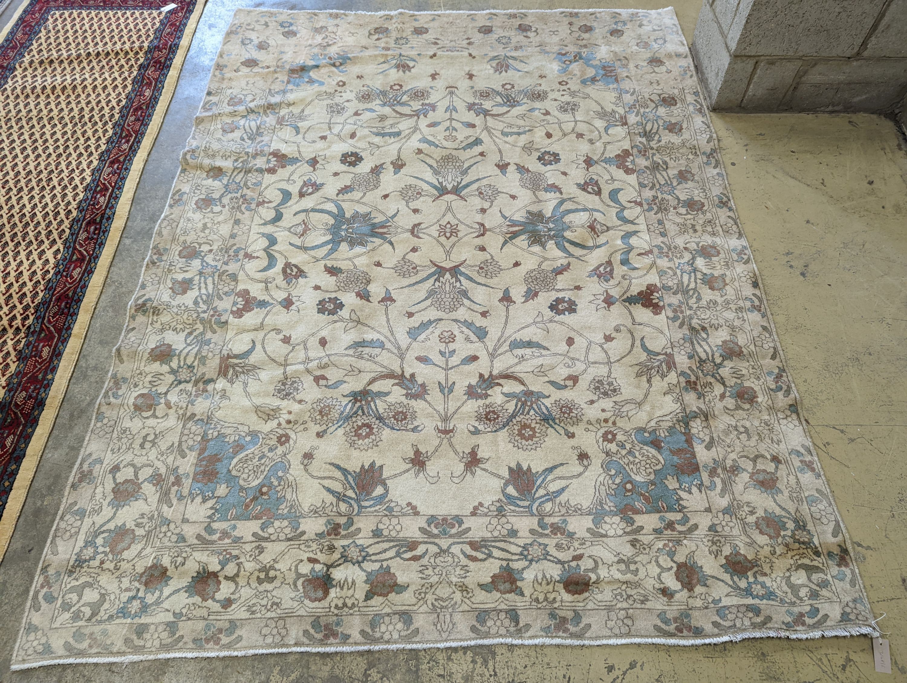 A Heriz carpet, 260 x 200cm