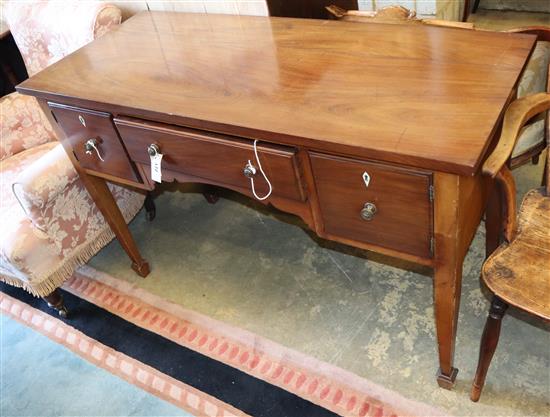 An early 20th century mahogany dressing table, Width 122cm An early 20th century mahogany dressing table, Width 122cm