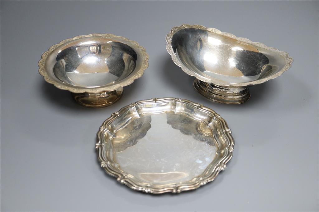 A 1930s silver waiter, 15cm and two modern silver pedestal dishes, 12.5 oz.
