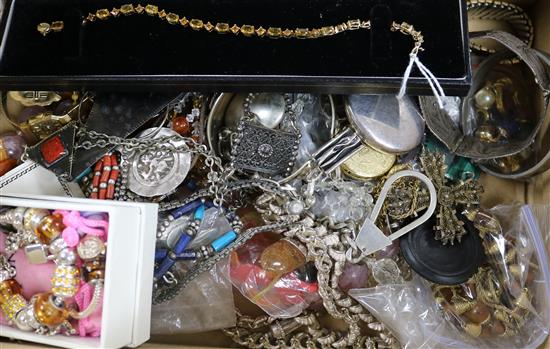 A 9ct gold and citrine line bracelet and other jewellery including silver and costume. A 9ct gold and citrine line bracelet and other jewellery including silver and costume.