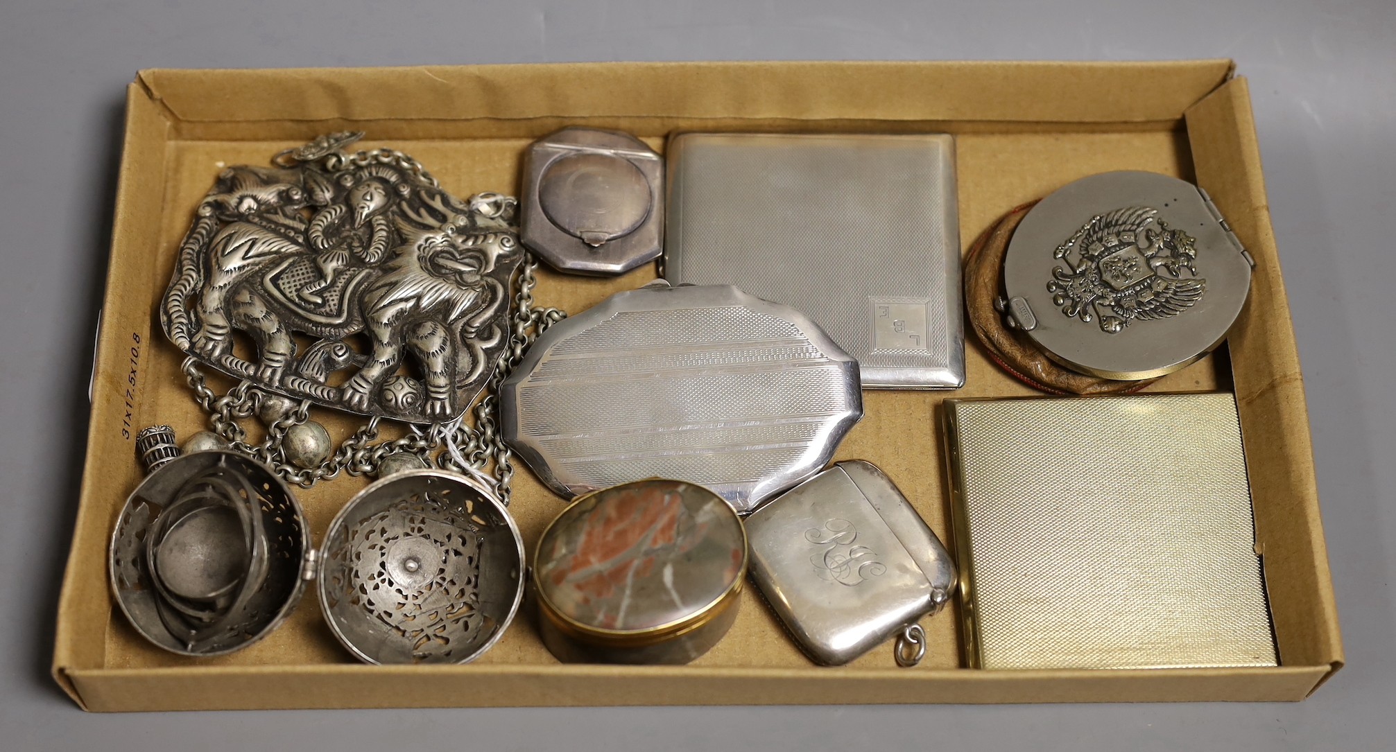 An engine turned silver cigarette case, two silver compacts and a vesta case, gross 7oz, an 18th century gilt mounted hardstone snuff box (a.f.), and sundries                                                              