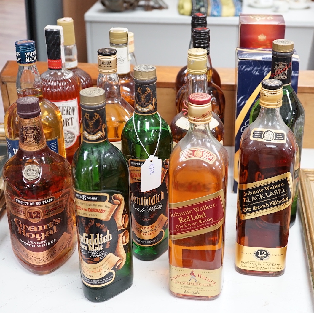 17 various bottles of scotch whisky including Glenfiddich, Johnnie walker, Bells, Whyte & Mackay, Ballantines etc.                                                                                                          