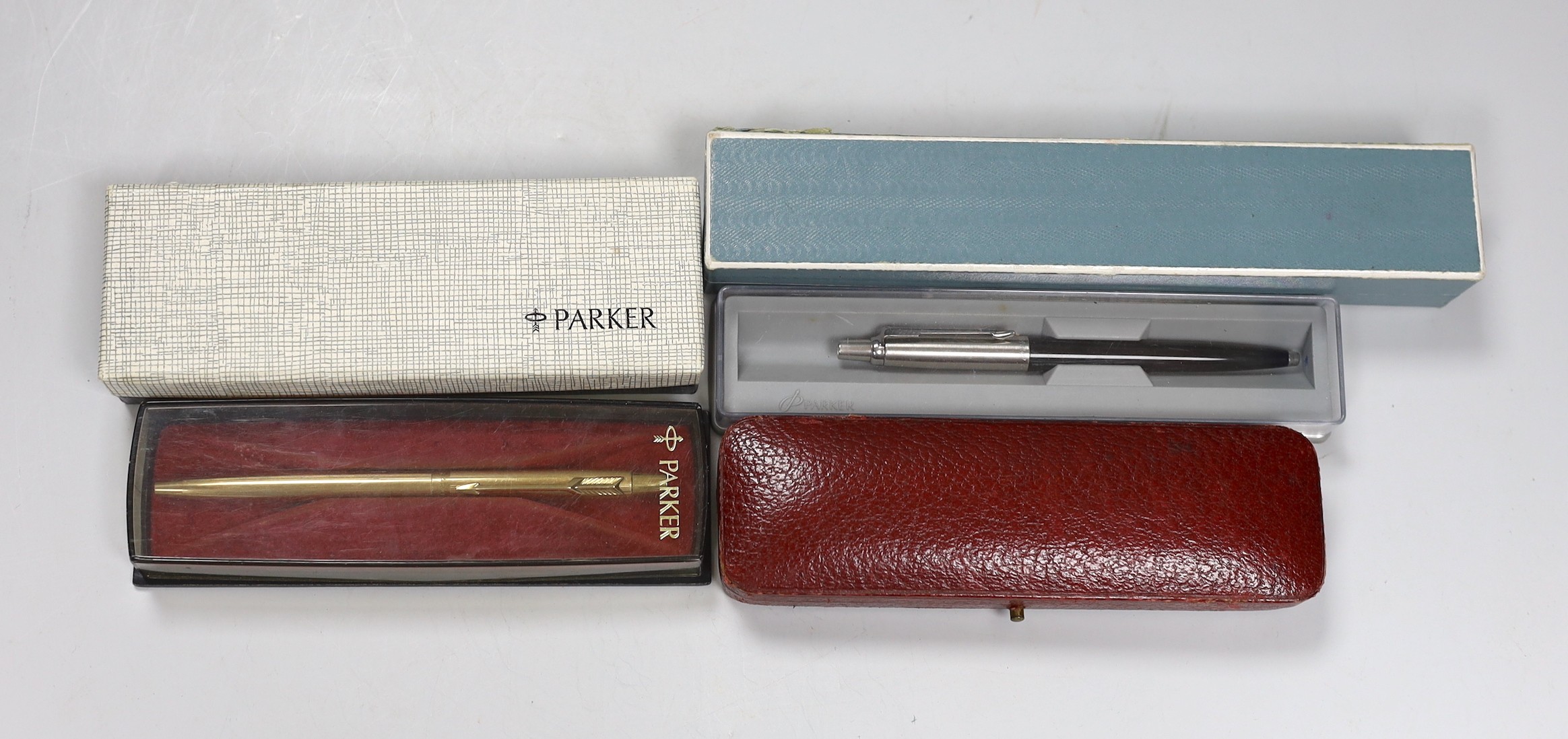 A group of assorted pens and pencils to include Parker, Yard O’ Lead, Samson Mordan etc.                                                                                                                                    