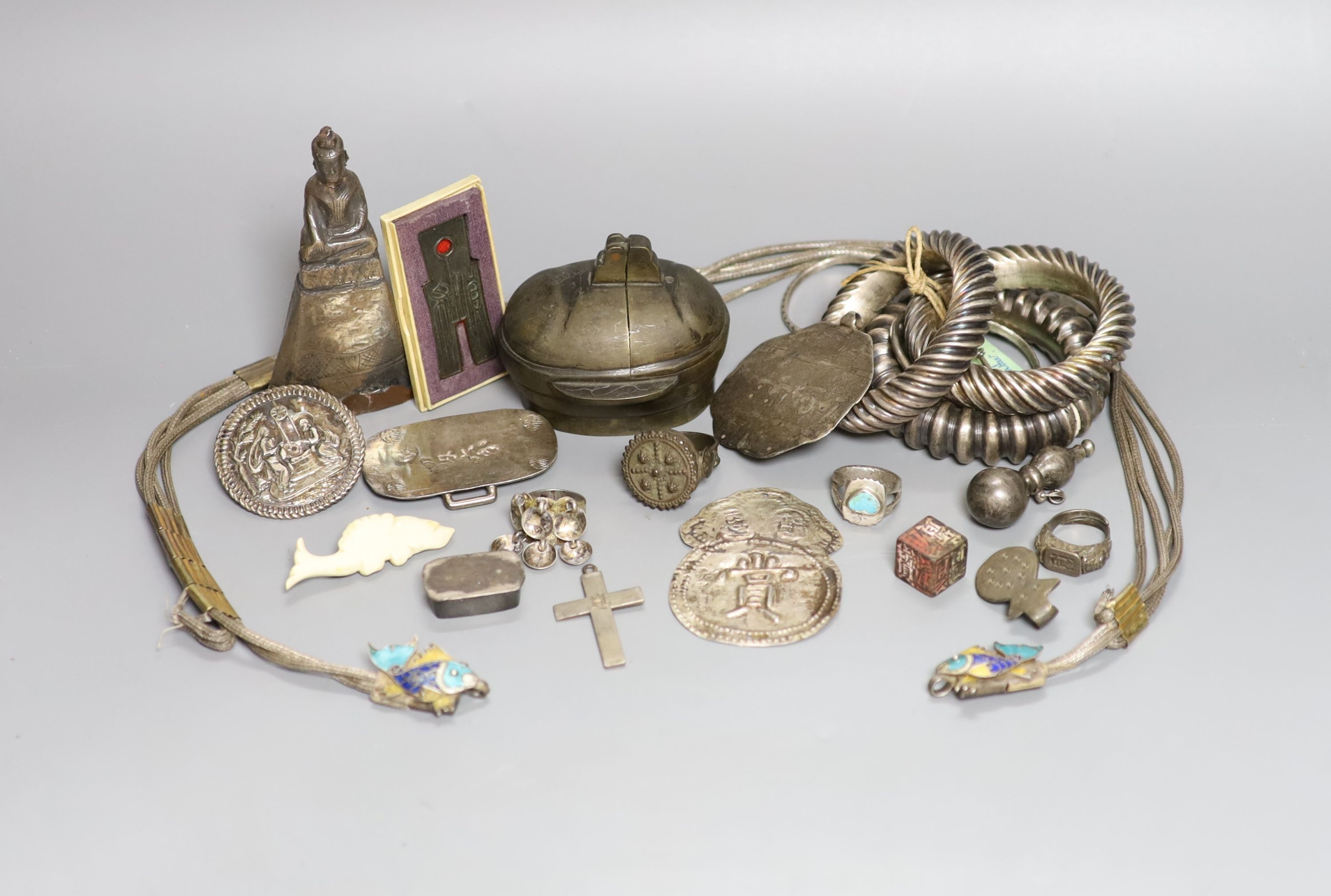 Miscellaneous collectables, including Chinese, Chinese Straits and Malaysian white metal items                                                                                                                              