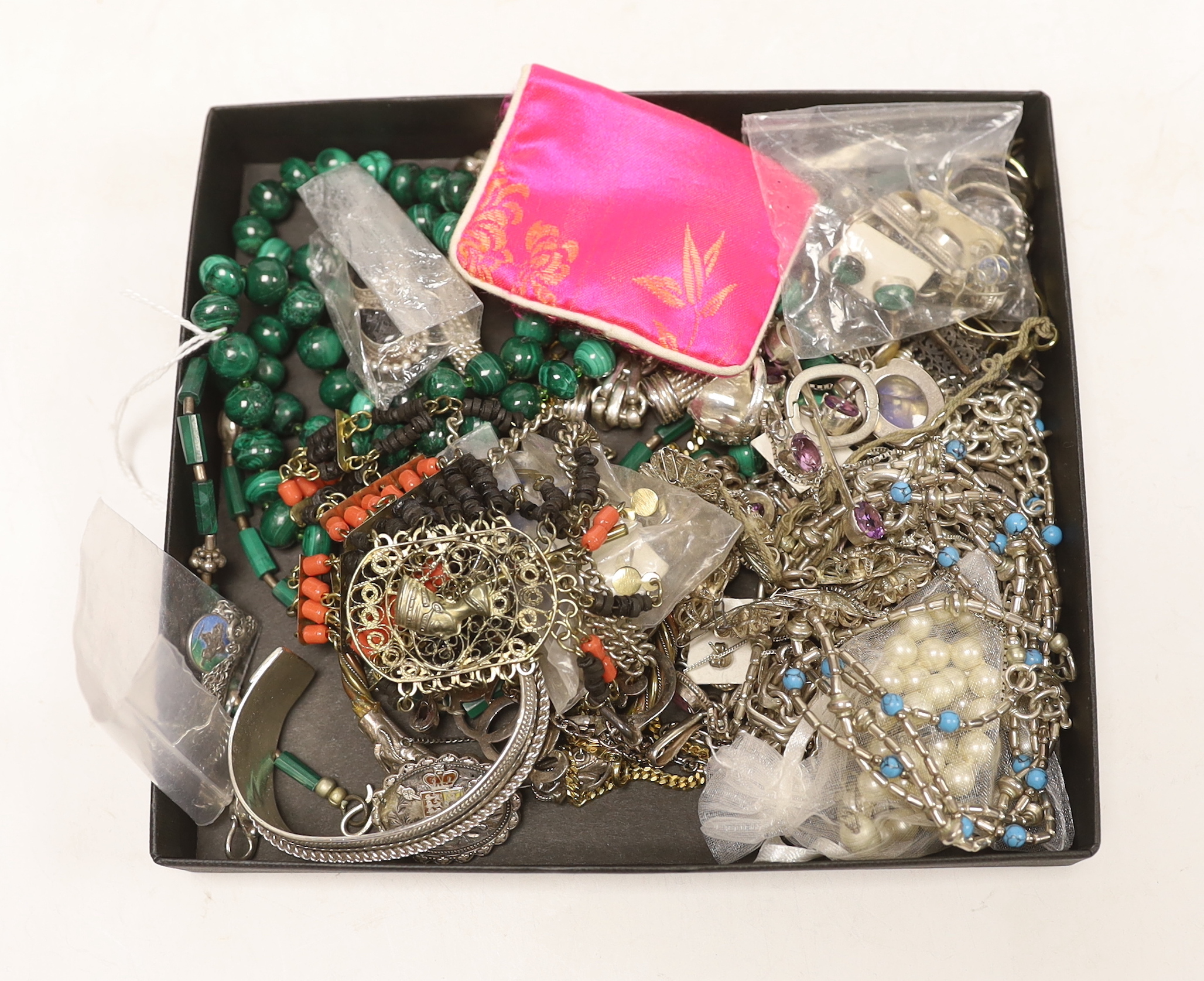 A mixed group of silver, white metal and other jewellery, including a malachite necklace.                                                                                                                                   