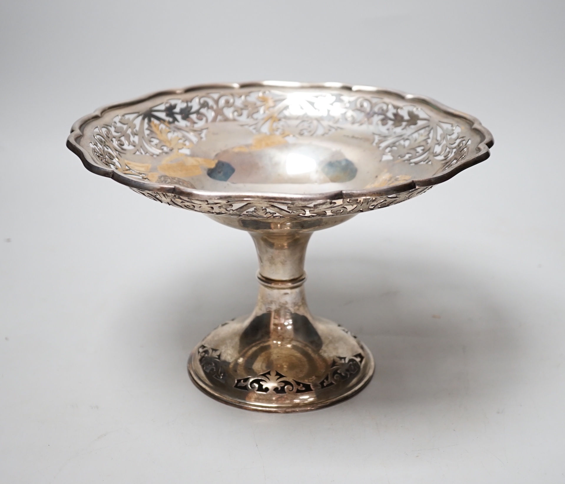 A George V pierced silver pedestal fruit bowl, I.S. Greenburg & Co, Sheffield, 1913, diameter 24.6cm, 21.6oz.                                                                                                               
