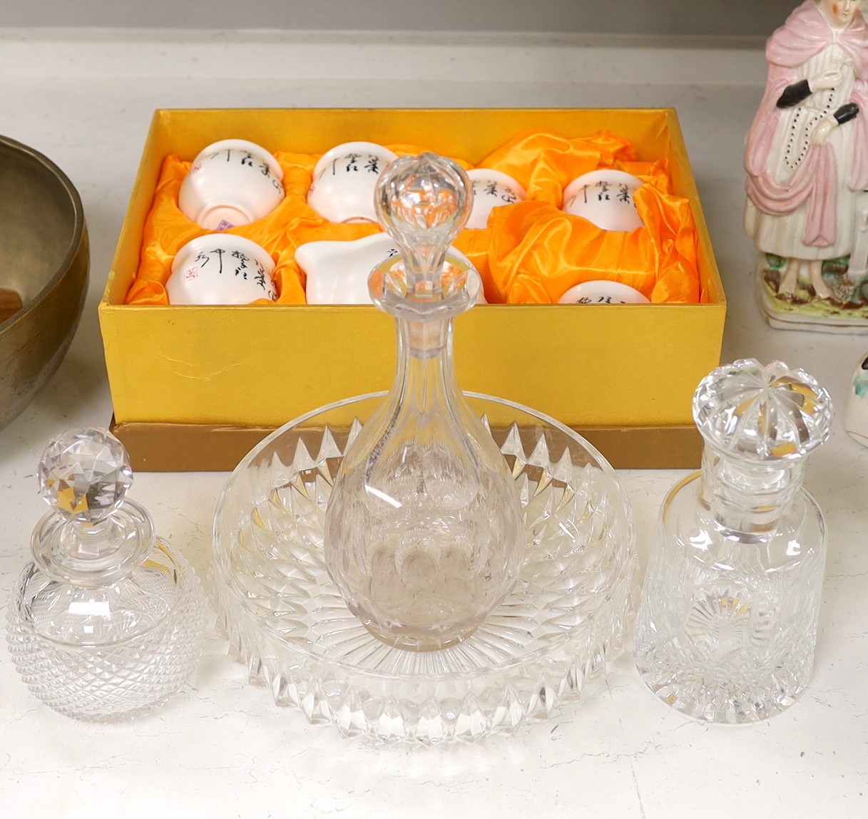 A Chinese boxed teaset and a group of glass                                                                                                                                                                                 