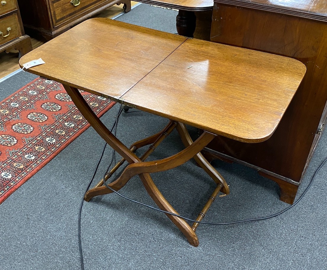 A Victorian mahogany coaching table, width 90cm, depth 49cm, height 67cm                                                                                                                                                    