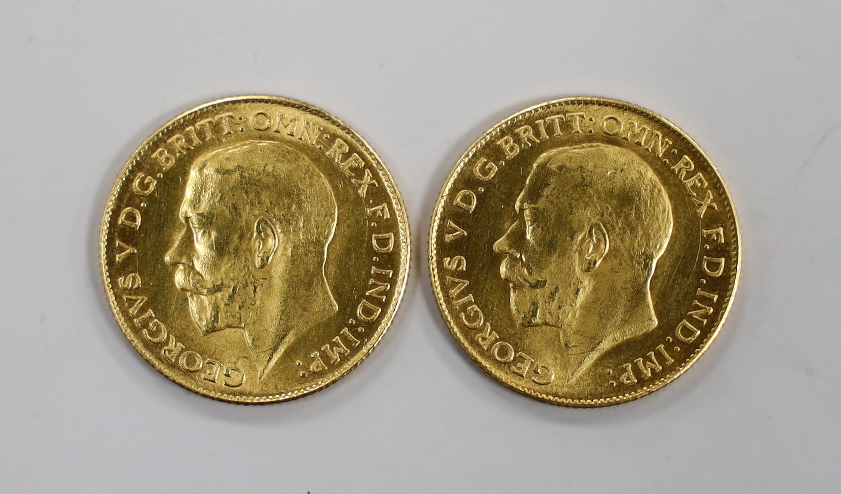 British coins, two George V gold half sovereigns, 1915P, VF                                                                                                                                                                 