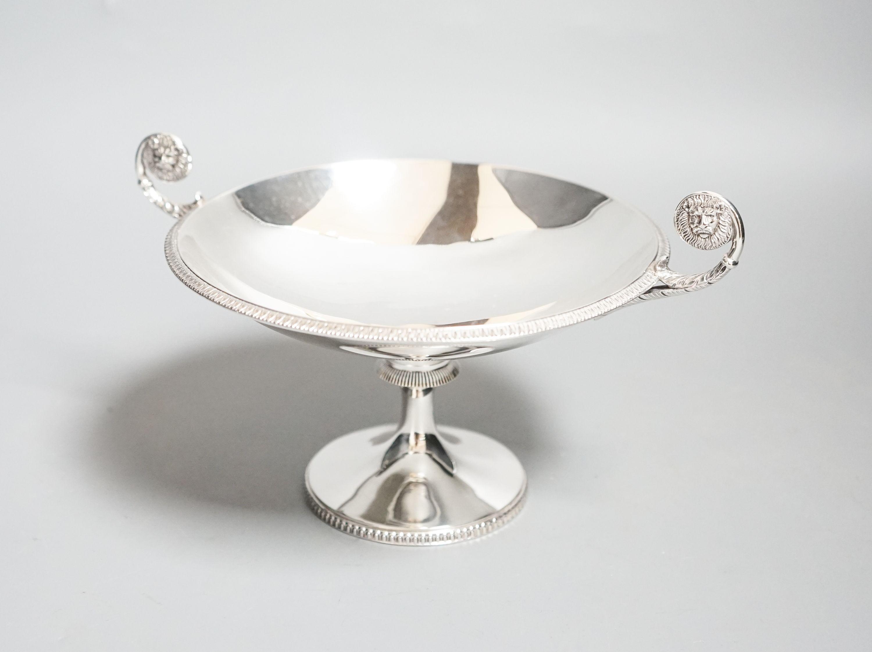 A George V silver tazze, James Dixon & Sons, Sheffield, 1922, height 11.1cm, 8.5oz.                                                                                                                                         