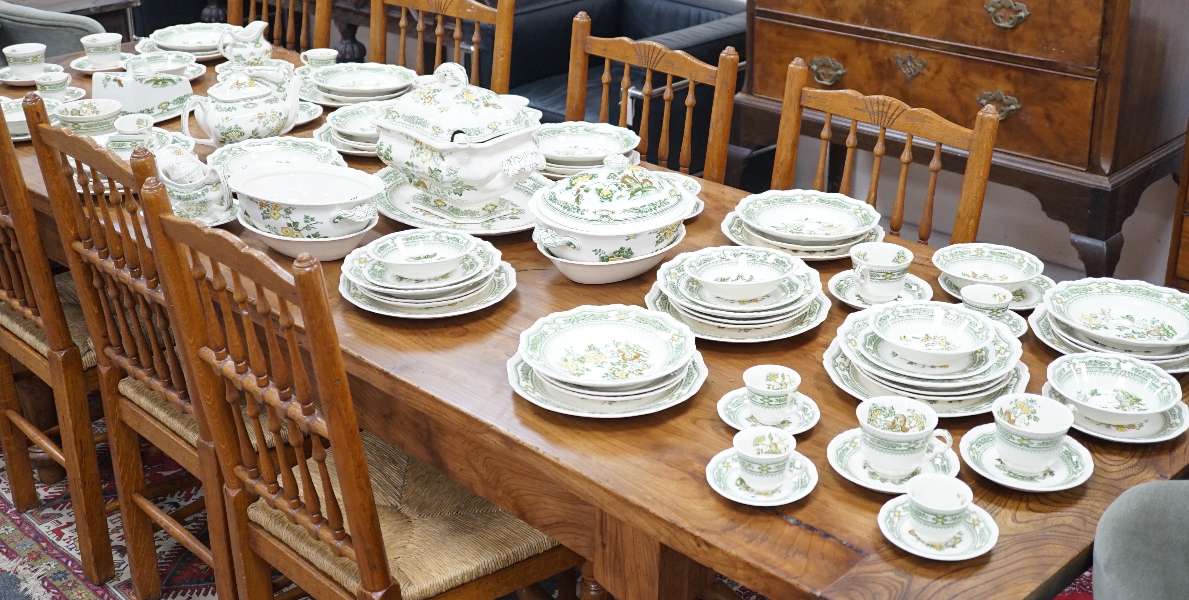 A complete Masons Ironstone Manchu pattern dinner service (settings for twelve persons), comprising twelve dinner plates, twenty-two dessert plates, twelve side plates, twelve soup dishes, twelve bowls, carrying plate, e