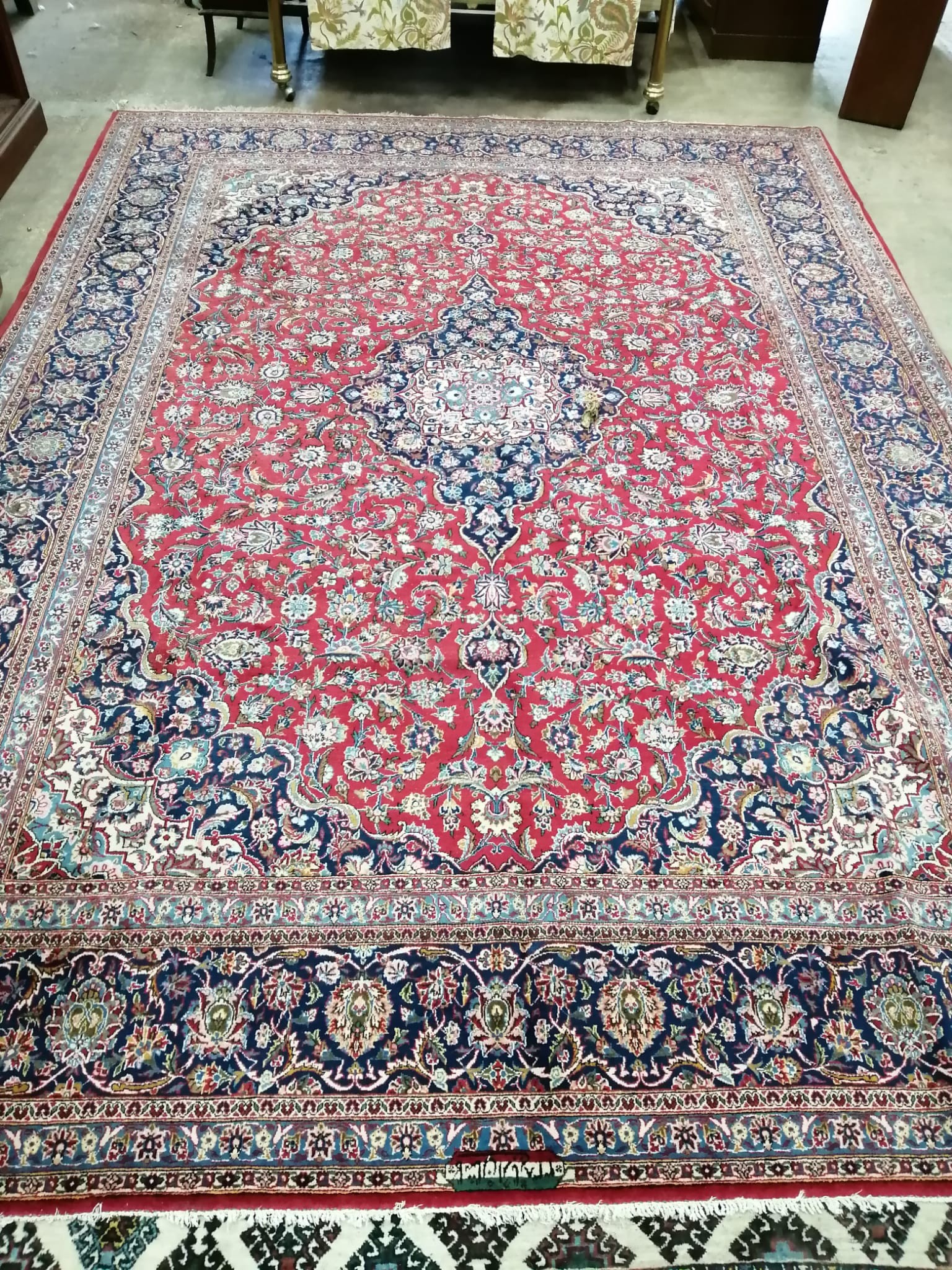 A Kashan carpet, 385 x 270cm                                                                                                                                                                                                
