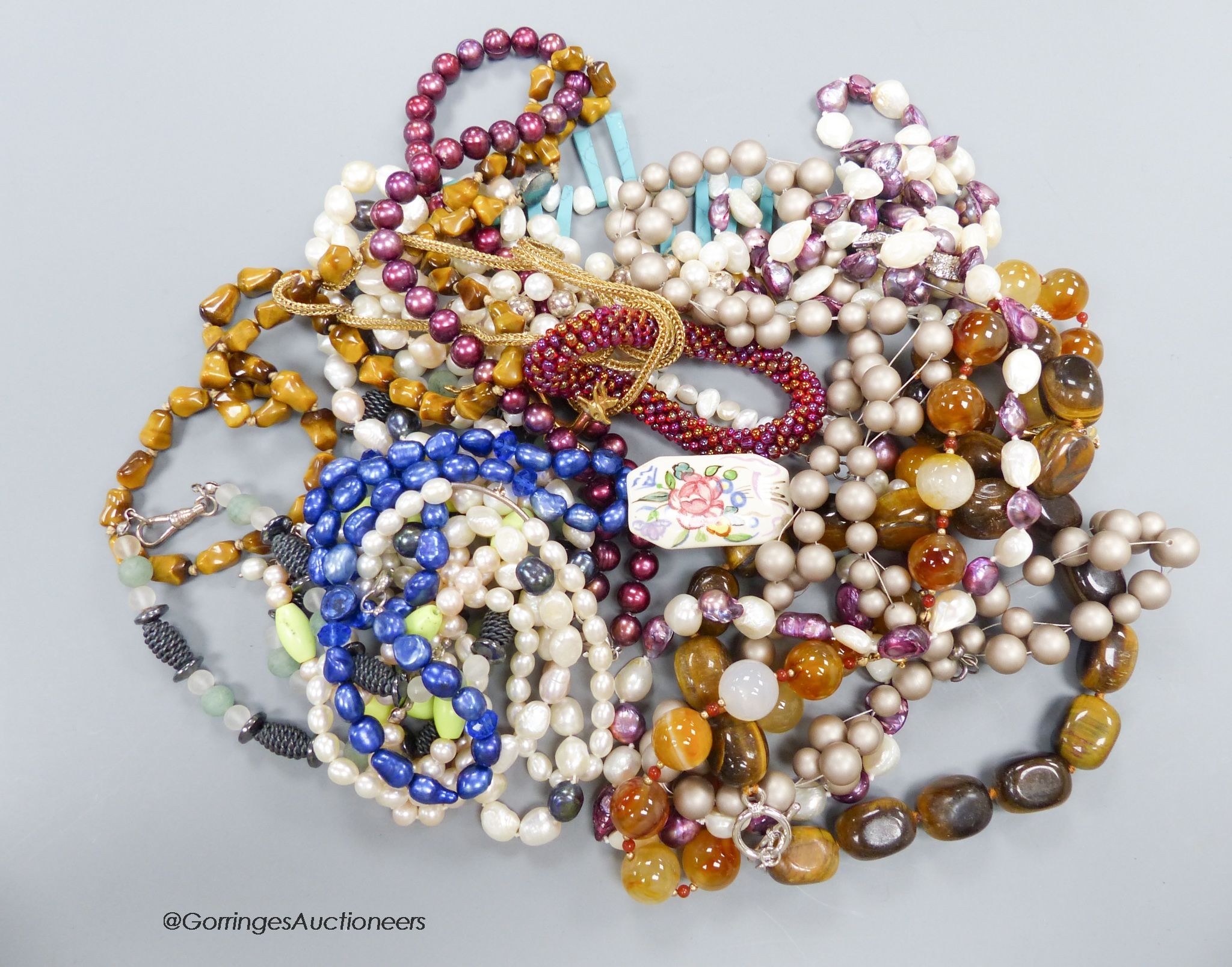 Assorted costume jewellery, necklaces etc                                                                                                                                                                                   