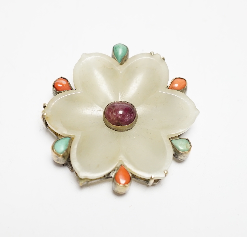 A Chinese jade and gem mounted clip, the jade flowerhead Yuan - Ming dynasty                                                                                                                                                