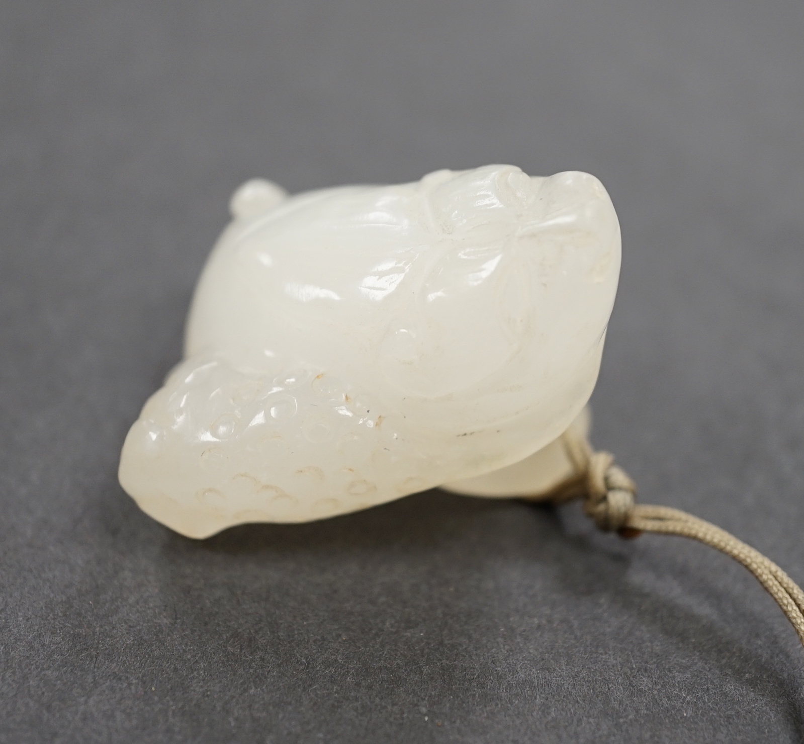 A Chinese white jade three legged toad, 5cm                                                                                                                                                                                 