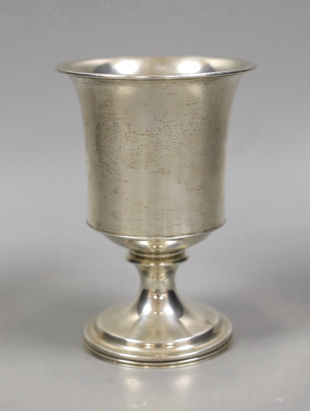 A late George III silver goblet, SP?, London, 1816, height 13.2cm, 6.9oz.                                                                                                                                                   