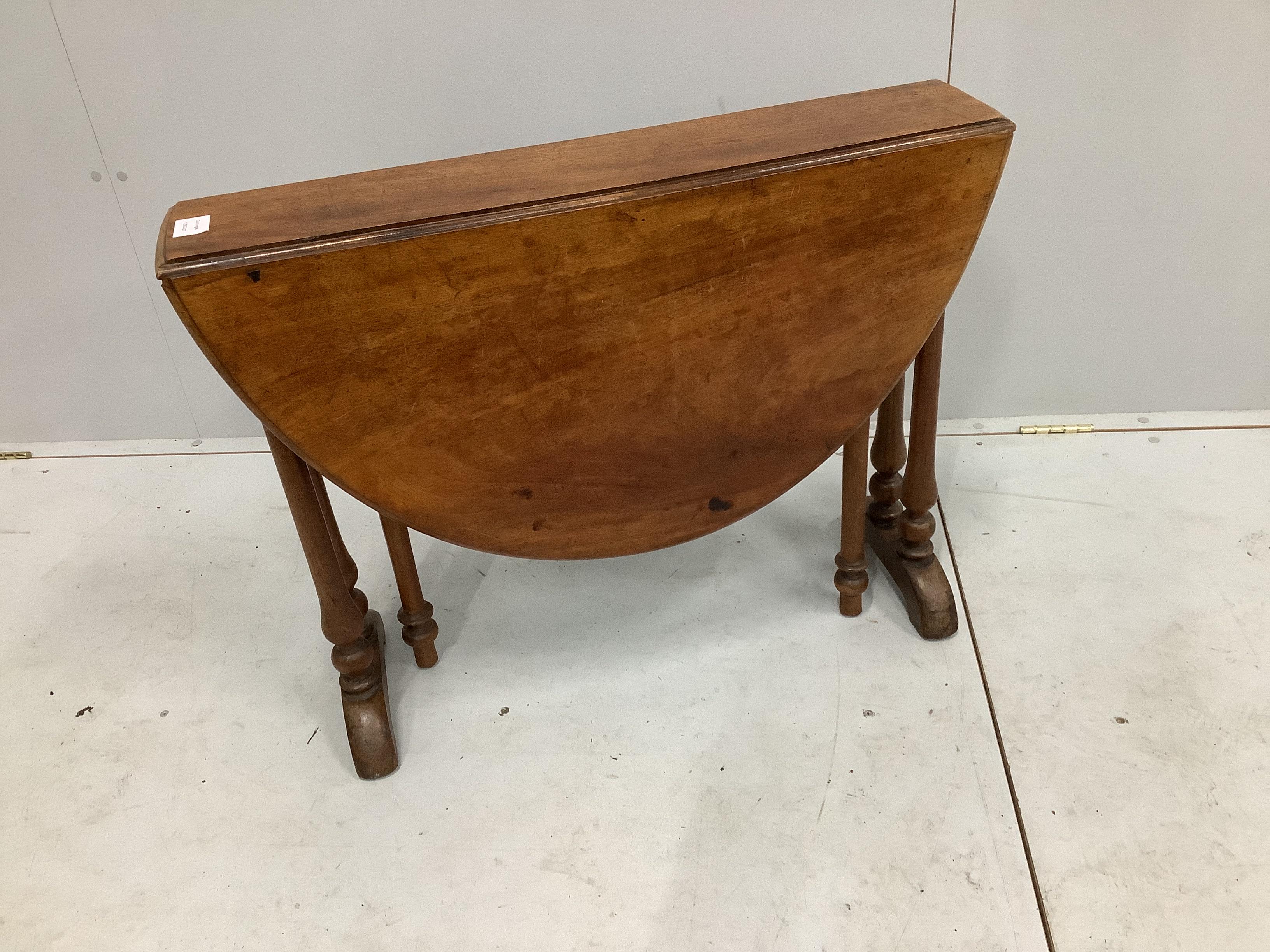 A Victorian mahogany Sutherland table, width 82cm, height 64cm                                                                                                                                                              