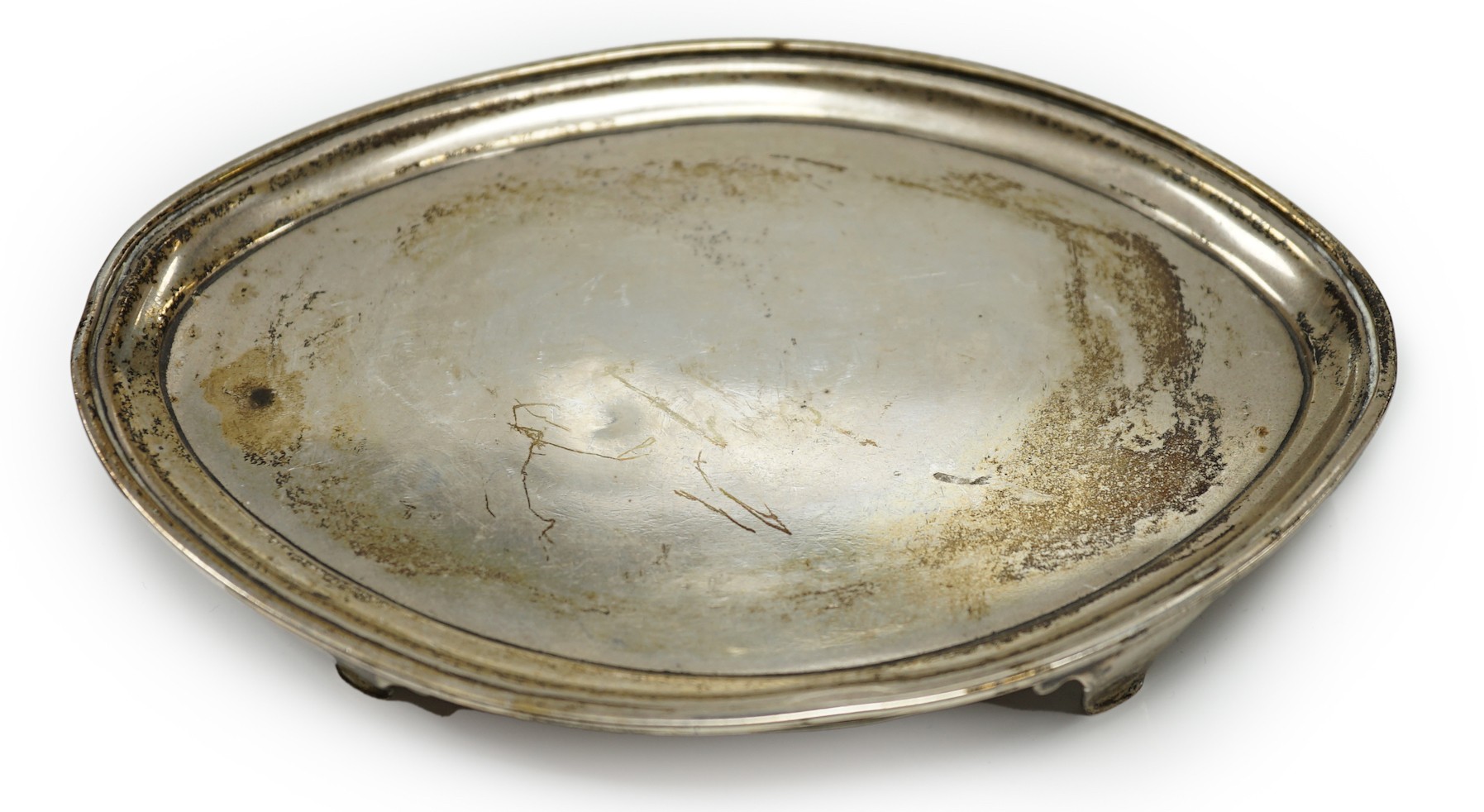 A George III silver oval teapot stand, Andrew Fogelberg, London, 1793, 17.2cm, 4.3oz.                                                                                                                                       