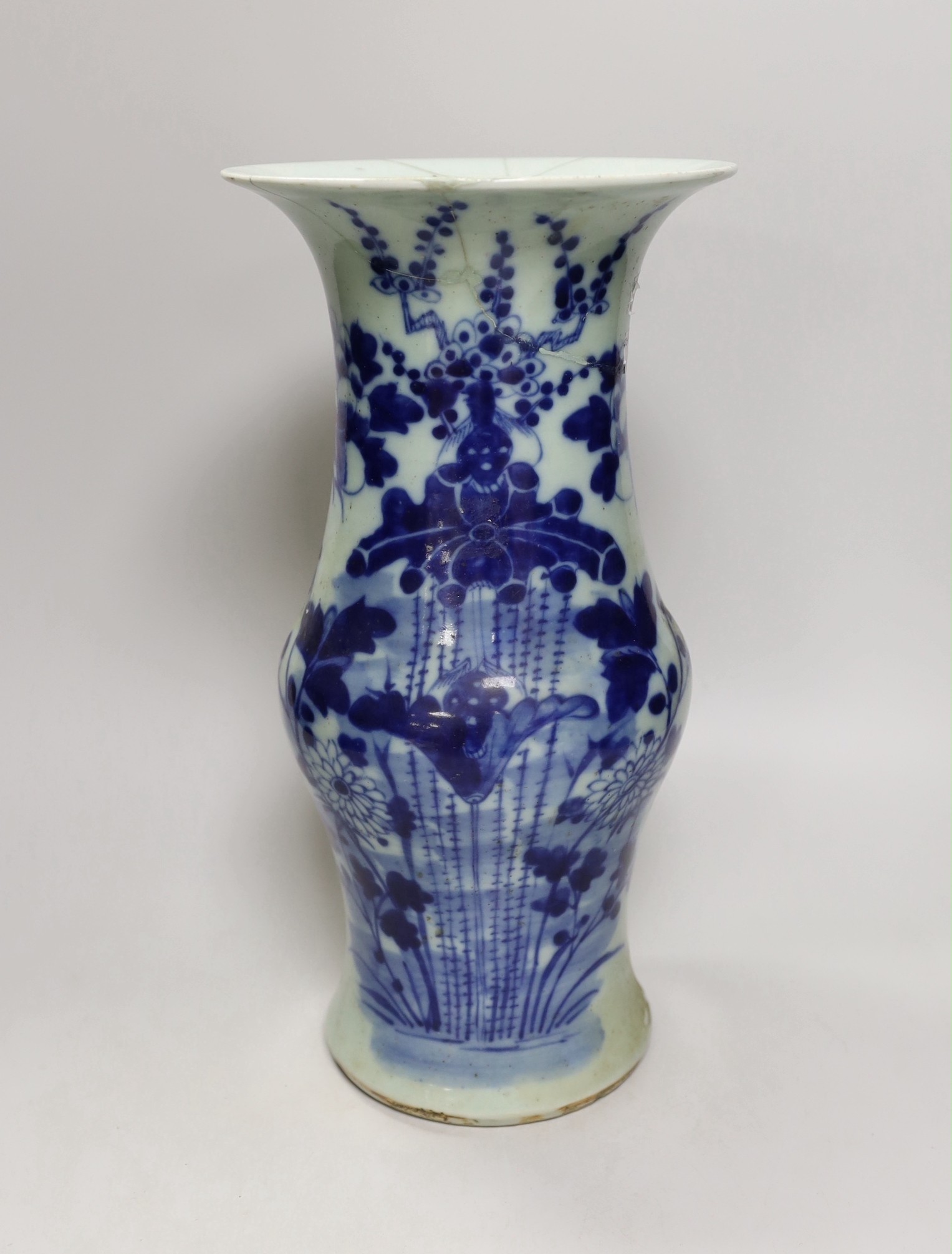 A large Chinese blue and white vase. 38cm tall                                                                                                                                                                              